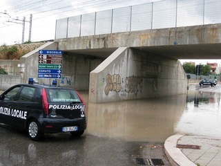Trani, allagamenti ed incidenti al sottovia: lavori urgenti con i 3mila euro risparmiati nel 2011