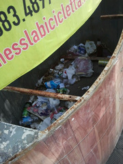 WHATSAPP. Trani fra calcio e fantacalcio: è nato il Tonetto, mix fra totem e cassonetto