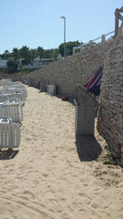 AGGIORNATO. Trani, sequestrata ieri l'attrezzatura sulla spiaggia libera delle Matinelle: era occupata da sdraio ed ombrelloni non noleggiati