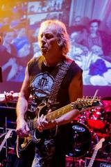 Trani, serata con Ricky Portera in piazza Quercia. Organizzata dall'Orangerie una cena-spettacolo