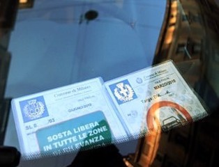 Medici in visita a Trani, pass disponibili per parcheggiare gratuitamente fra le strisce blu