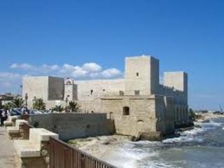 Trani, il Castello Svevo resterà aperto con ingresso gratuito quest'oggi dalle ore 20 alle 22.30
