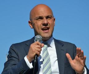 Lavoro minimo di cittadinanza, lunedì incontro a Trani fra primo cittadino e sindacati. Riserbato: «Restituiremo dignità a tante persone»