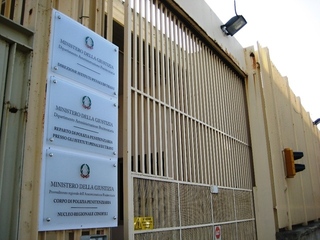 Nuova aggressione nel carcere di Trani: detenuto contro medico e agenti