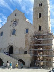 A Trani il dialogo interreligioso è anche nei lavori: impalcature su sinagoga e cattedrale