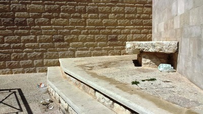 WHATSAPP. Trani, Porta Vassalla nel degrado. Riserbato: «Vero, ma presto anch'essa cambierà volto»