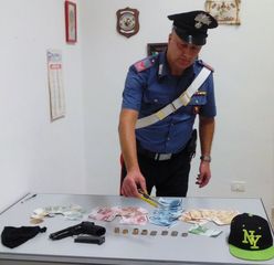 AGGIORNATO. Rapinano supermercato a Bisceglie, li catturano fra i campi di calcio al Ponte Lama: in manette un 21enne ed un 19enne di Trani