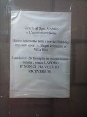 Fine delle proroghe alle coop: Trani, da oggi, senza bagni pubblici. Chiude anche Villa Bini. Volantini di protesta dei lavoratori