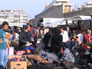 Mercato settimanale di Trani, Unimpresa ne lamenta l'irreversibile declino: «Terra di nessuno, è tempo di cambiare sede»