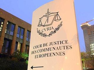 I precari della scuola hanno iniziato il conto alla rovescia: il 26 novembre arriva la sentenza della Corte europea che dovrebbe stabilizzarli. Sperano anche i vigili di Trani