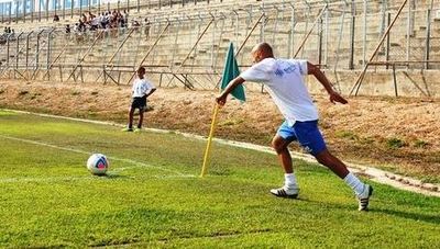La semina allo stadio di Trani slitta di due settimane. L'Apulia dovrà cercarsi un campo il 2 novembre. Allenamenti, forse, al Ponte Lama