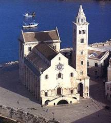 Novecentoquindici anni: buon compleanno, Cattedrale di Trani. Oggi, con il vescovo, è Festa della chiesa diocesana
