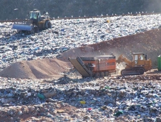 Discarica di Trani, il Cinque stelle chiede «un incontro pubblico per conoscere tutto quello che finora non ci hanno detto»