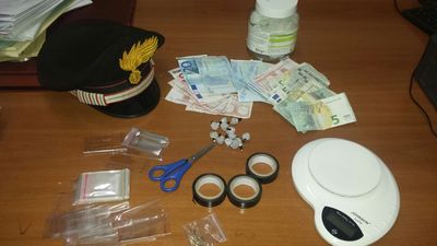 Non doveva allontanarsi da Andria: arrestato a Trani per droga