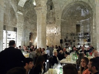 Trani ancora nell'olimpo dei ristoranti: premio «Cinque baci» a Le lampare al fortino