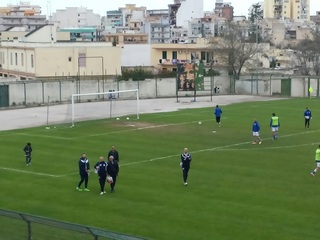 Nardò-Trani, tutti disponibili per mister Costantino. «Sarà una bolgia monocolore, ci vuole carattere»