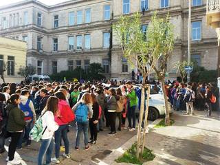 AGGIORNATO. Diritti dell'infanzia, stamani la scuola di Trani s'è fermata per la marcia della pace. Riserbato: «Ascolteremo sempre la voce dei piccoli»