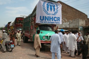 Trani, domani mercatini in piazza con l'associazione Keira e raccolta fondi per l'Unhcr