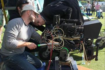 Girare un film a Trani? Prego, accomodatevi: stamani sceneggiatori stranieri studiano i luoghi utili della città