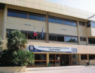 Cormio (La bussola): «L'Alberghiero non si muova da Trani»