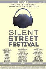 Anche Trani si prepara a vivere una notte di «magico silenzio»: questa sera c'è il «Silent street festival»