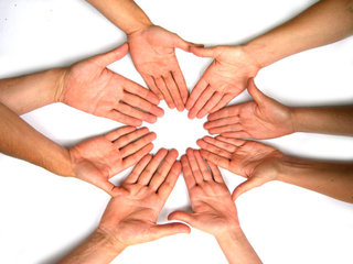 Metti una sera a cena... per Eleonora. Sei chef di Trani benefici in favore della nostra concittadina