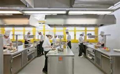 Alberghiero di Trani, pentastellati non convinti: richiesto incontro al presidente della Bat