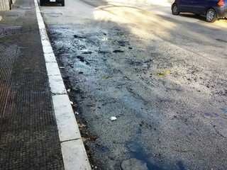 Ancora un'auto a fuoco nella notte di Trani: questa volta è accaduto in via Matteotti