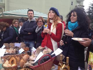 Arriva la Rai, ed il mercato mostra il meglio della Trani agroalimentare