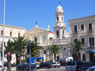 Trani, si rinnova al Carmine l'appuntamento con la messa di Natale degli artisti