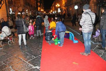 Strade del Natale tranese, tanto pubblico e tante iniziative. Domenica prossima evento nell'Osteria