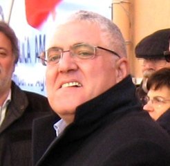 Giuliano (Flp): «Smontiamo il sistema Trani ridando subito la parola ai cittadini»