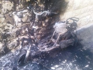 Trani, notte di fuoco in via Rossini. Incendiato un motorino a due passi da piazza Teatro