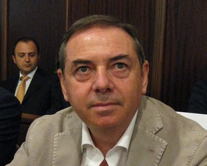 Trani, diverbio con due vigili all'uscita di scuola: citazione in giudizio per il consigliere comunale Riccardo Gagliardi e sua moglie