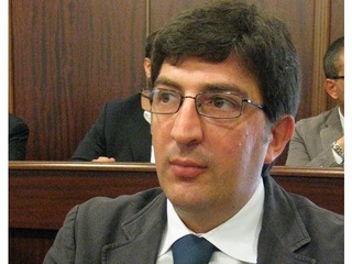 Trani dimissionaria, frenano Corrado e Paolillo. Il primo decadrebbe dalla carica (non retribuita) di consigliere provinciale