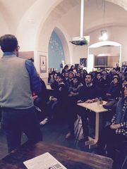 Al «Caffè filosofico» Trani si confronta ed interroga: «Stiamo barattando la libertà con la sicurezza»