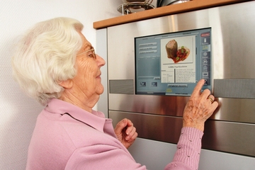 Anche gli anziani di Trani possono chiedere contributi, fino a 6mila euro, per vivere più comodi a casa