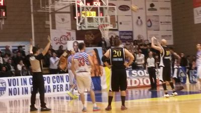 Immensa Juve Trani: espugna Cerignola e la sopravanza anche nello scontro diretto: 65-74