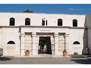 Trani, celebrate questa mattina le esequie di Francesco Ferrante presso il Cimitero