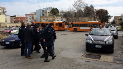 Capannoni Ruggia e quella gara mai aggiudicata. Stanno arrivando i pullman: il commissario di Trani cosa farà?