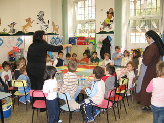 Villa Dragonetti, chiude la scuola materna: a rischio 47 bambini e posti di lavoro. Interessato anche il vescovo di Trani