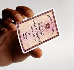 «Abbonati, fatevi riconoscere». Da domenica, a Trani, obbligo di esibire un documento insieme con la tessera stadio