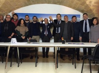 Ed a destra, da Trani, Lima già esulta: «Alle regionali vinciamo con Schittulli»