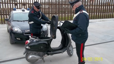 Viola gli obblighi e circola in moto per Trani senza patente: arrestato
