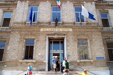 Comune di Trani, da oggi in servizio il nuovo segretario generale: Maria Angela Ettorre