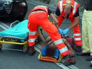 Cade per strada e resta invalida al 20 per cento: il Comune di Trani le risarcisce 35mila euro