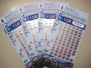 Sosta a pagamento a Trani, da Riva destra un invito alla disobbedienza: «Senza parcometri non ha più senso. Gli automobilisti evitino di fare la caccia al grattino»