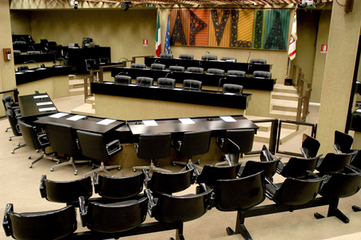 Poche donne e sbarramento alto alle elezioni regionali, i Verdi di Trani contro il centrosinistra: «Una gran porcata»