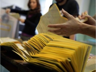 Trani 2015, il commissario vuole il sorteggio degli scrutatori, «ma prima devo ascoltare gli altri componenti la commissione elettorale»