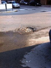 WHATSAPP. Buche a Trani, corso Imbriani a rischio e tante altre strade ai limiti dell'impraticabilità